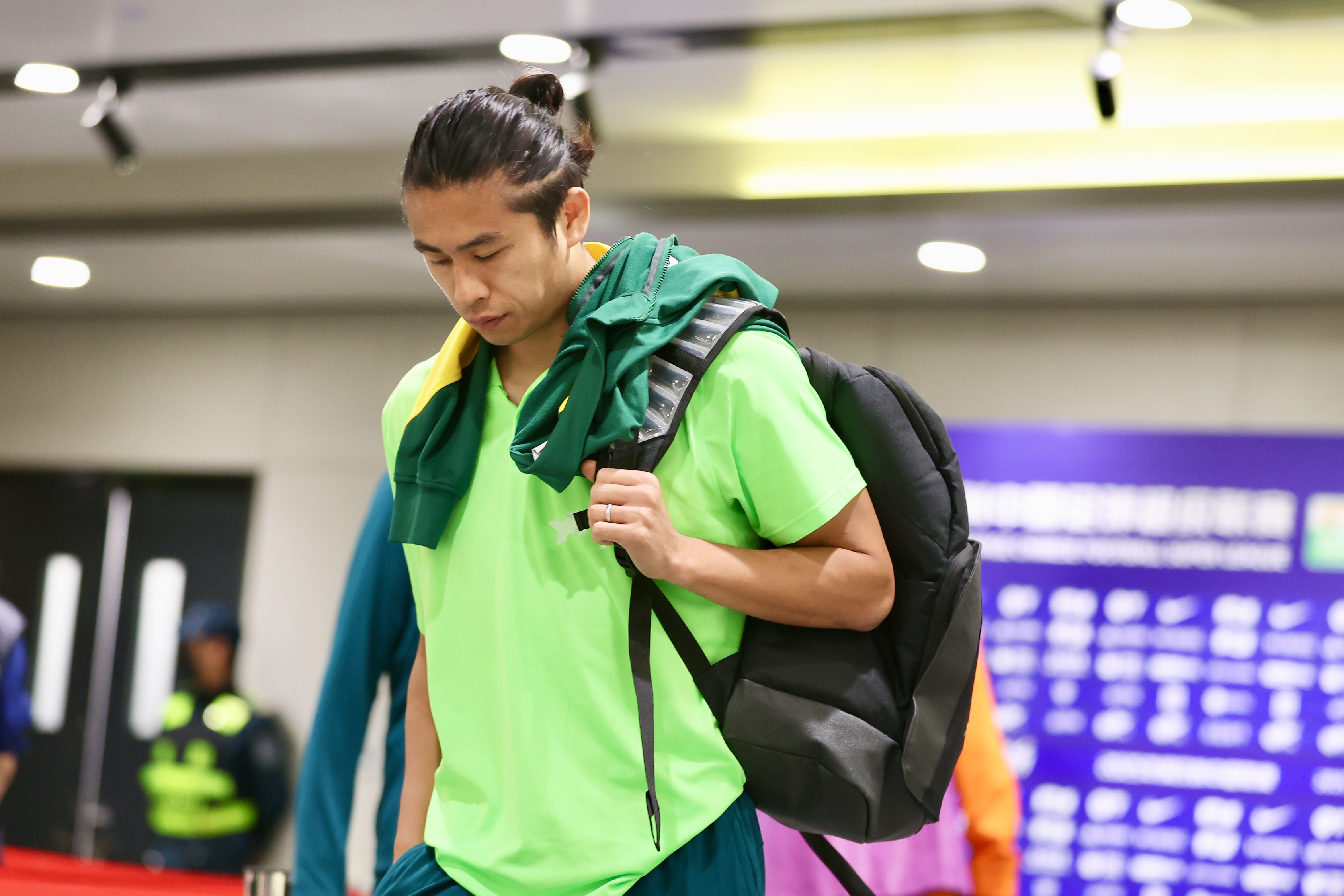 体育资讯-京媒：上一场受伤的张玉宁已经问题不大，恩加德乌跟队踩场训练