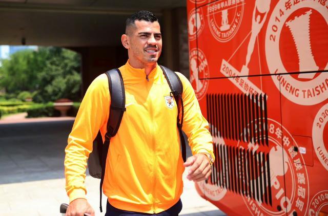 开云体育官方客服-泰山西征上演“似是故人来” 崔康熙正谋求战术变革